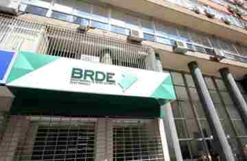  Com salários de até R$ 10,1 mil, BRDE abre concurso para vagas de ensino médio e superior